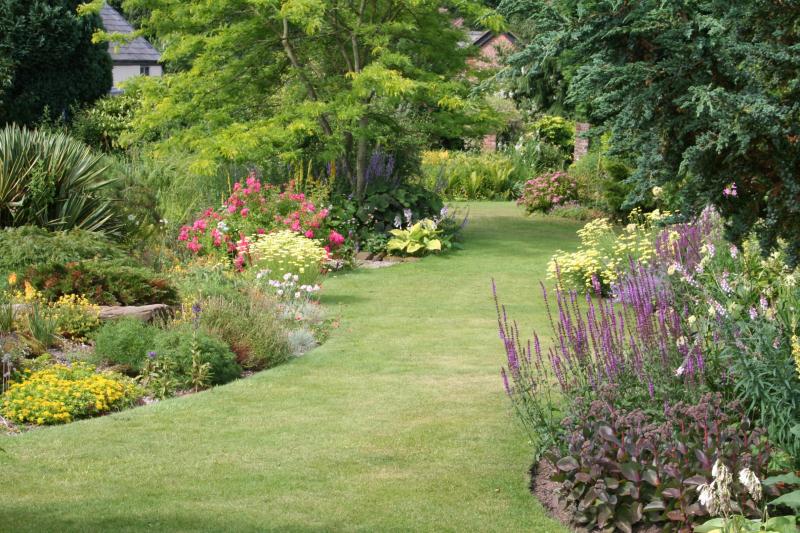 Bluebell Cottage Gardens