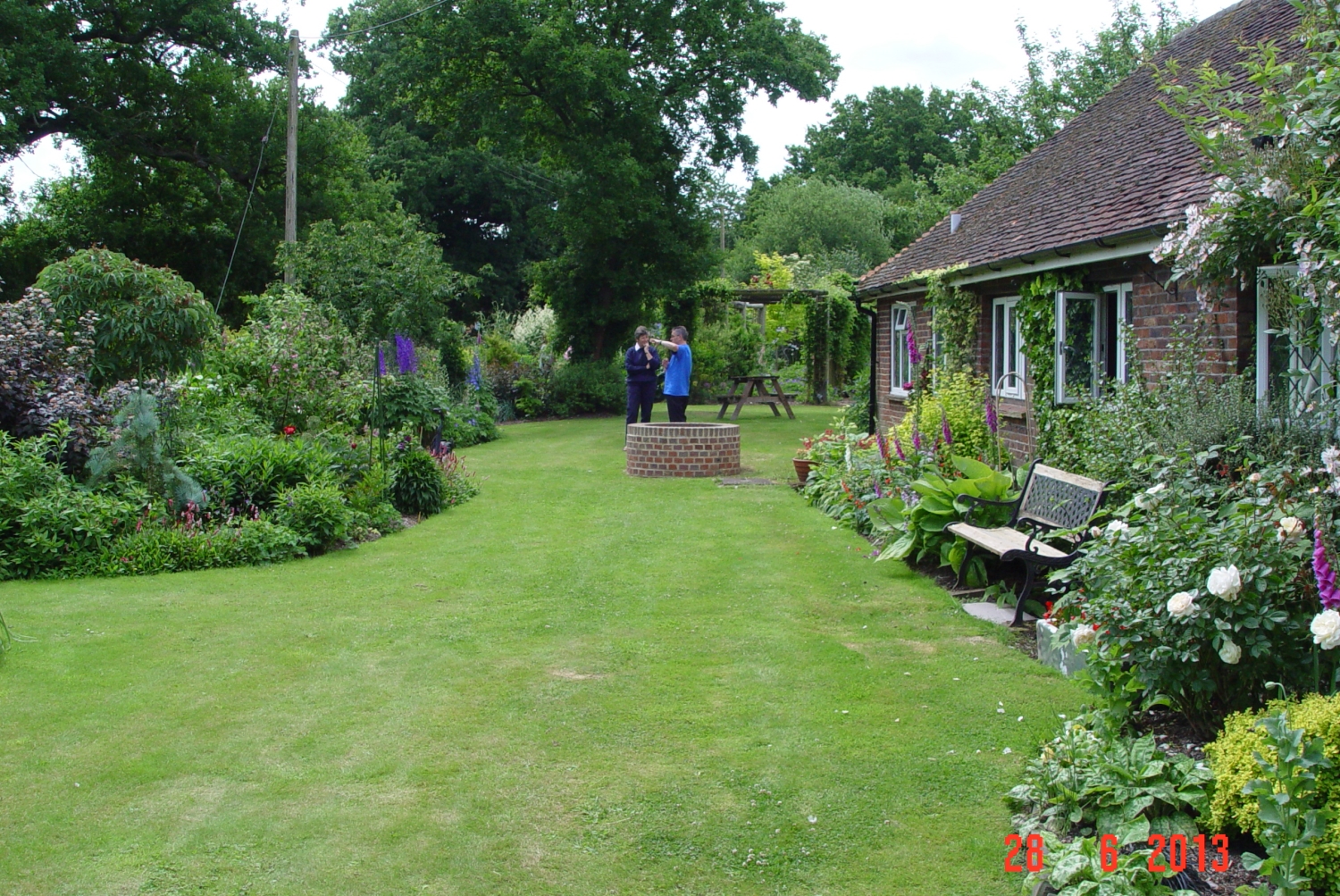 Saffron Gate, Cranleigh, Surrey, GU6 8HU - National Garden Scheme