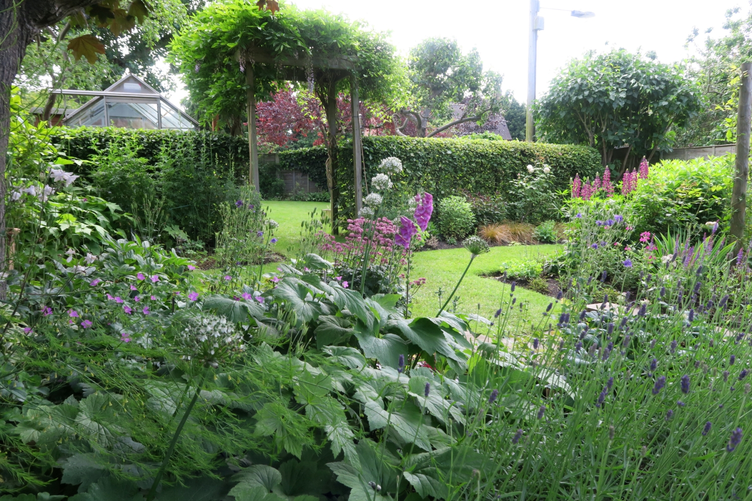 Long Itchington Village Gardens, near Southam, Warwickshire, CV47 9PD ...