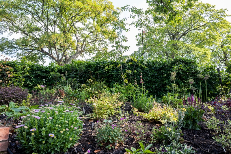 4 Burton Manor Gardens