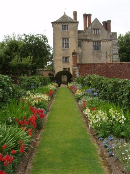 Cranborne Manor Garden